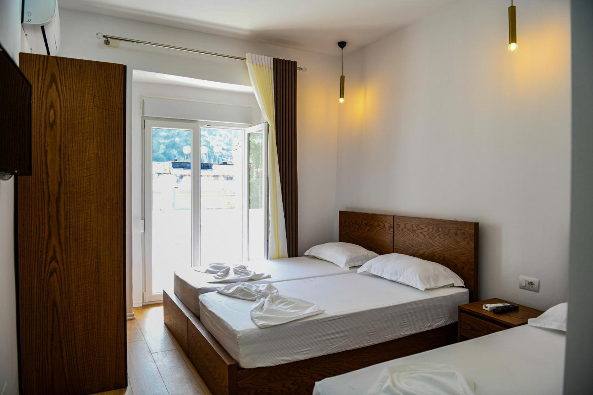 Guest House Cela City Centre Berat Exterior foto